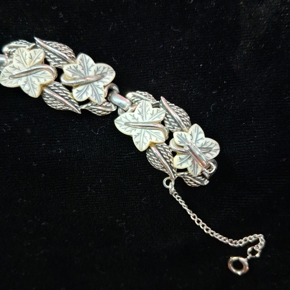Vintage Boucher Bracelet Ivy Leaves In White Silver Tone Five Link - Picture 8 of 17